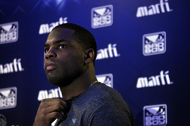 快船不可避免的挑战——哈登受伤引发争冠格局变数.