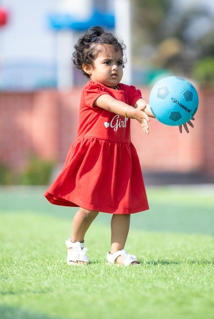 足坛全满贯有多难？至今仅六人做到，小罗上榜，梅西荣誉断档领先.